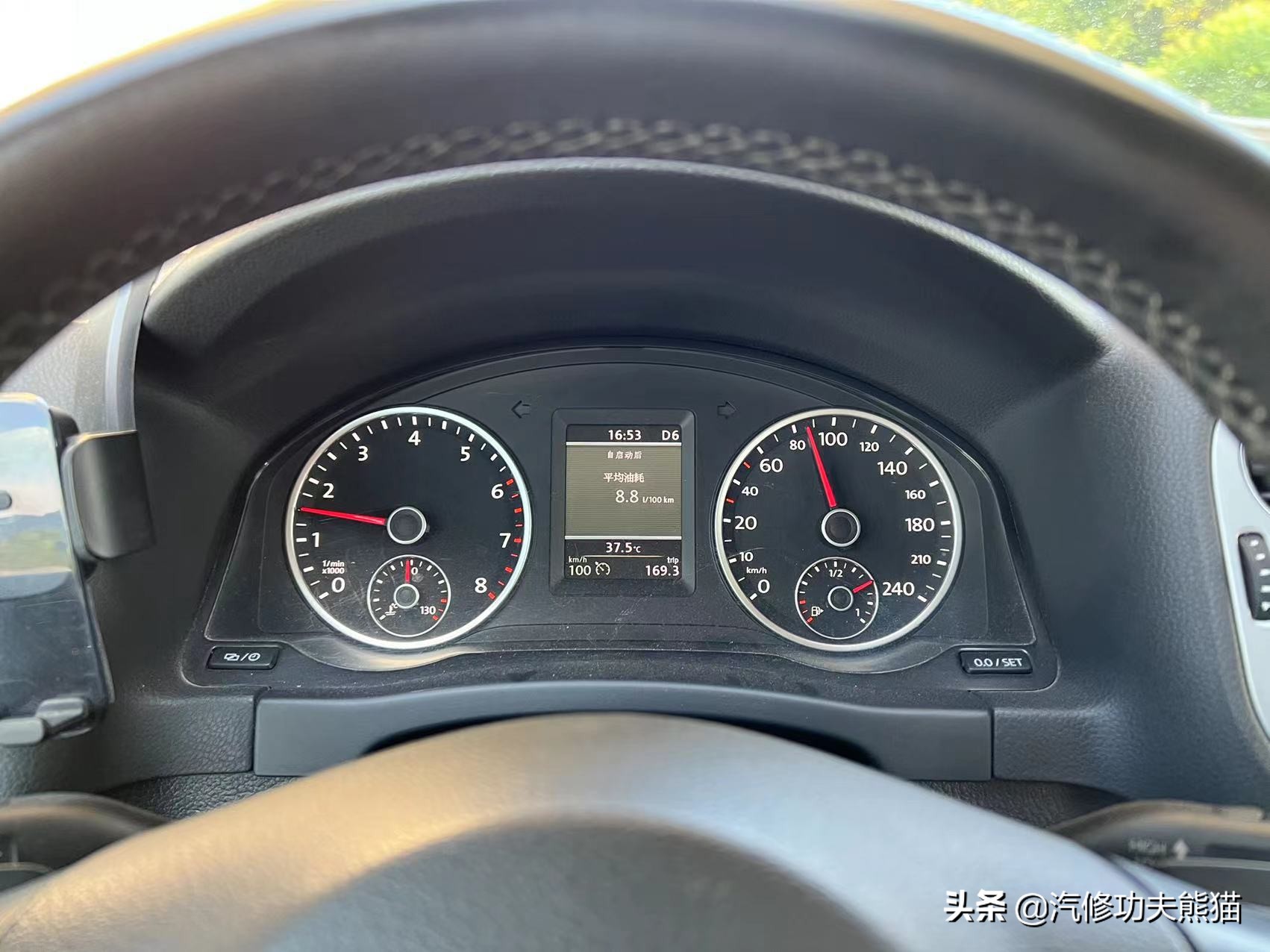 严谨的德国工人钣金修复,严谨的德国师傅修复事故车