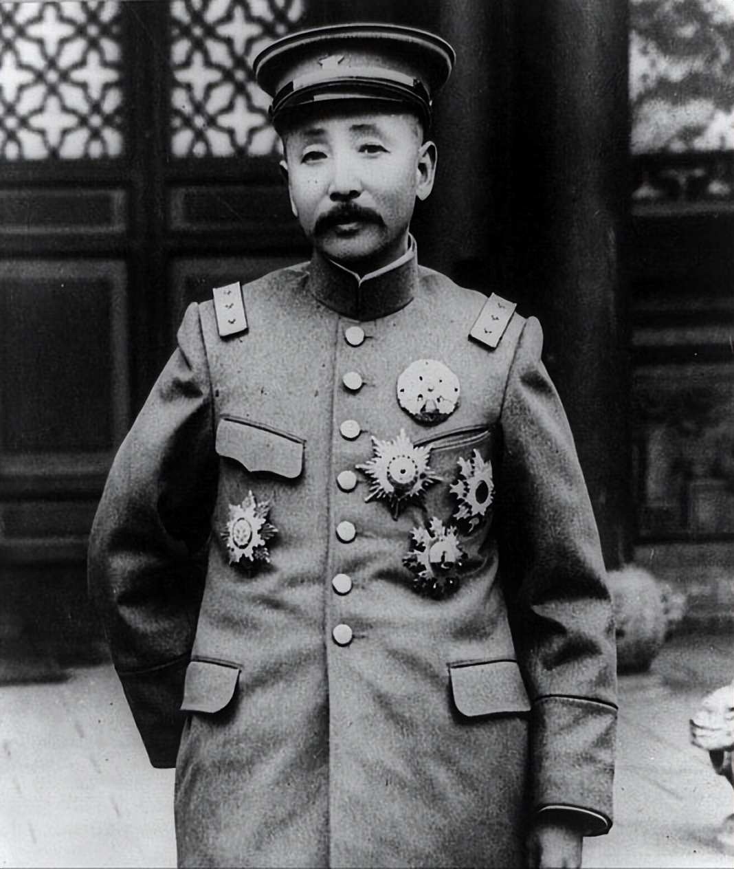 张作霖被炸死后日本首相痛哭不止,张作霖被日本炸死的事件