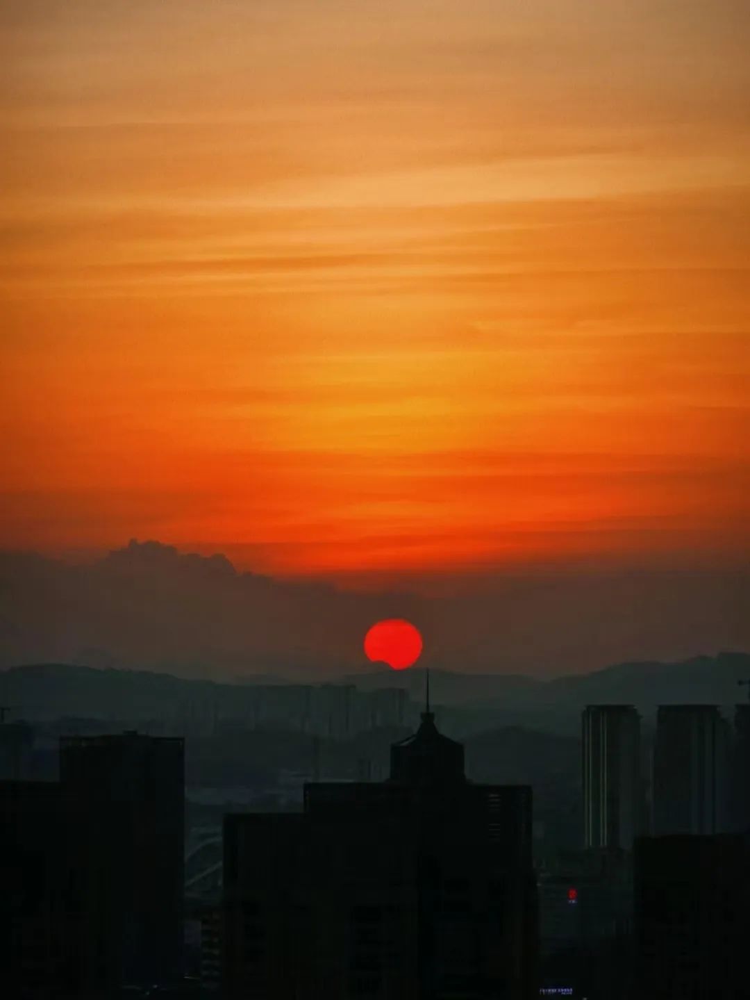 回到早睡早起的日子,回老家朝九晚五