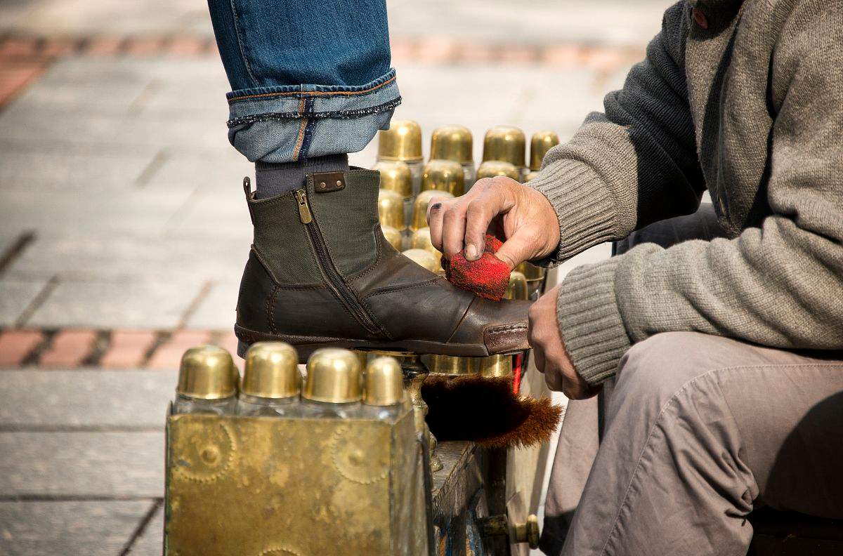 为何现在很多都不穿皮鞋了,为什么穿皮鞋的人越来越少