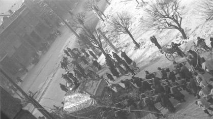 日军日记：*安妇慰**不服从管教，我很愤怒，用*刀刺**插入她的*体下**