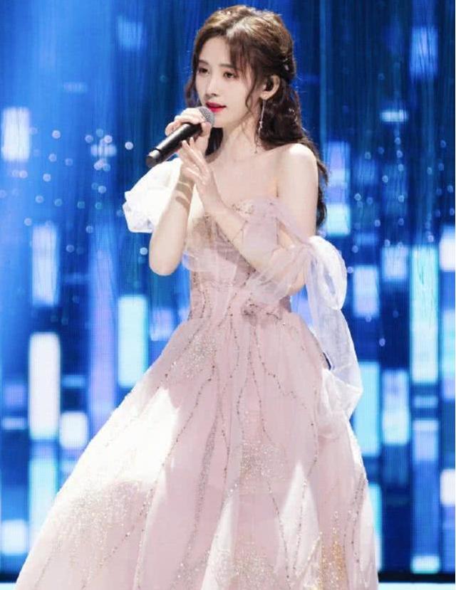 46岁暴瘦30斤的女明星,暴瘦的十位女星