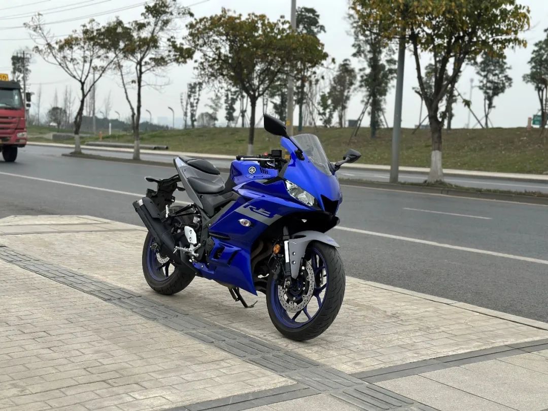 新款雅马哈yzfr3怎么样,雅马哈YZF-R25测评