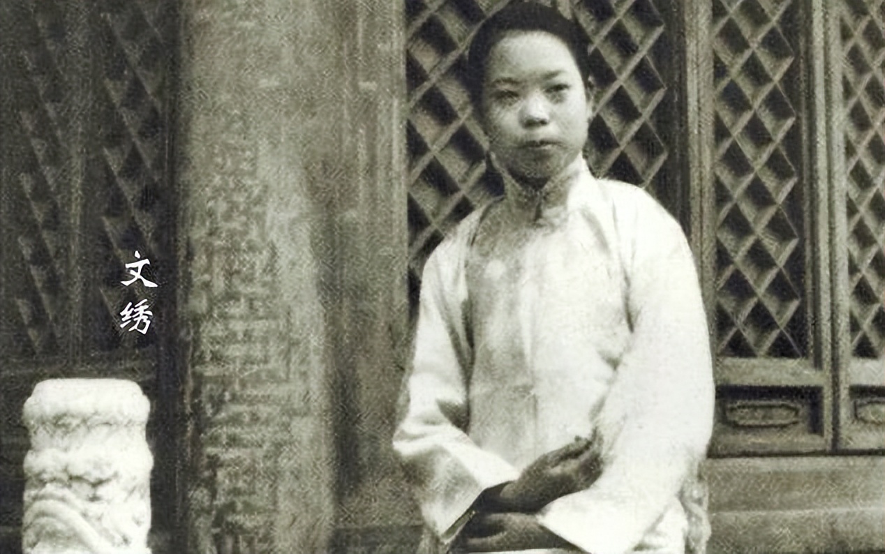 老太拿凤钗鉴宝原视频,老奶奶拿着金钗鉴宝专家说是赝品