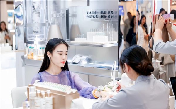 线下消费回暖度持续高位,线下消费复苏回暖