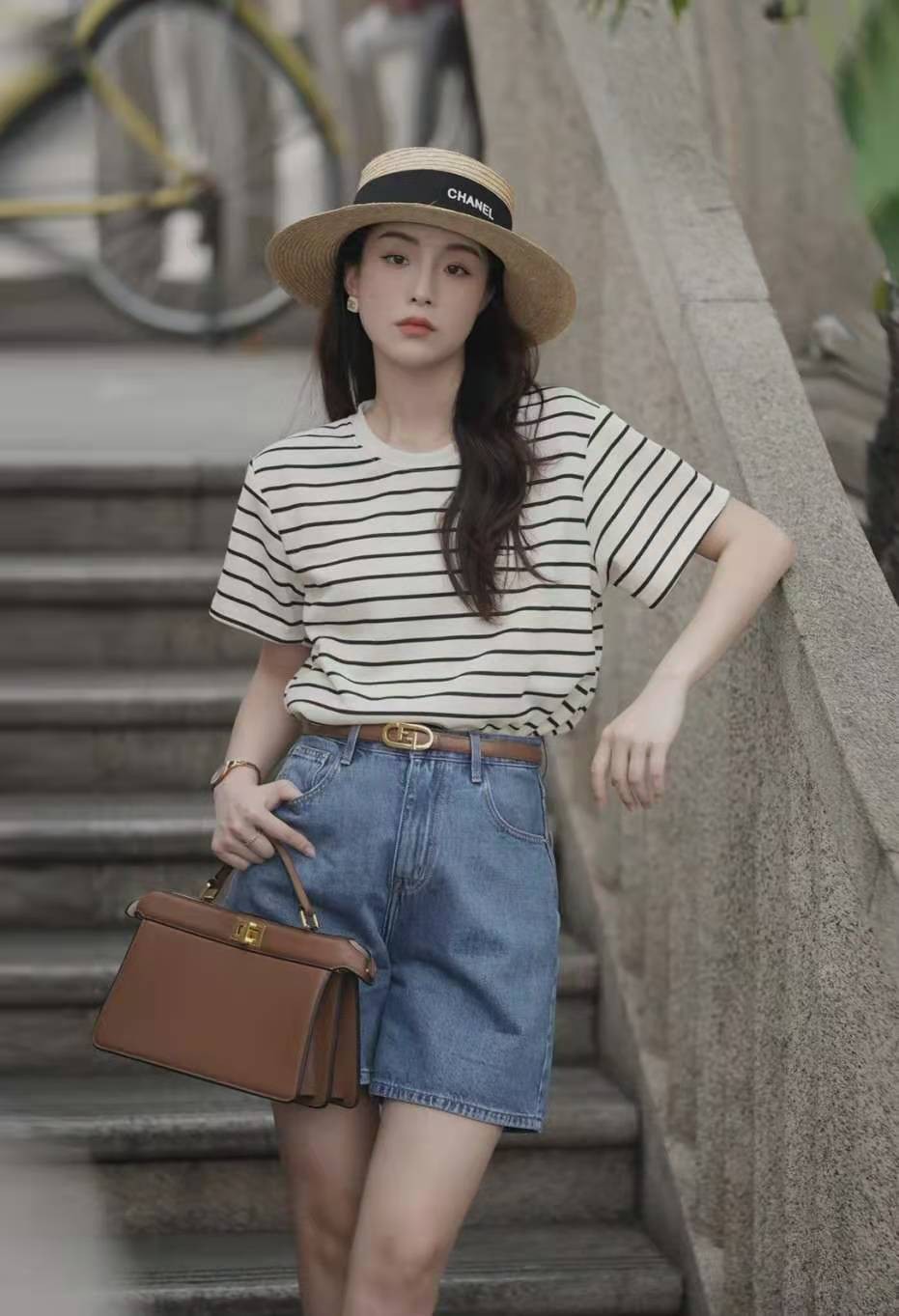 女款修饰腿型裤子,今年流行的中腿裤