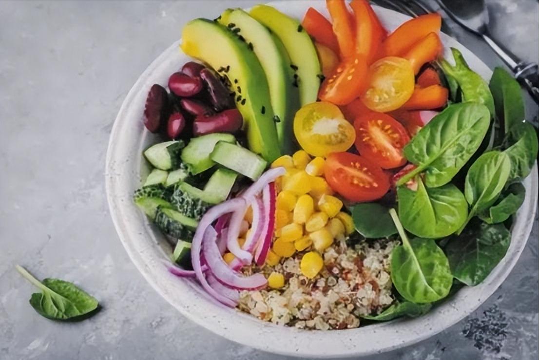 胃炎三分治七分养，医生直言：胃炎患者改善饮食才是最大的良药