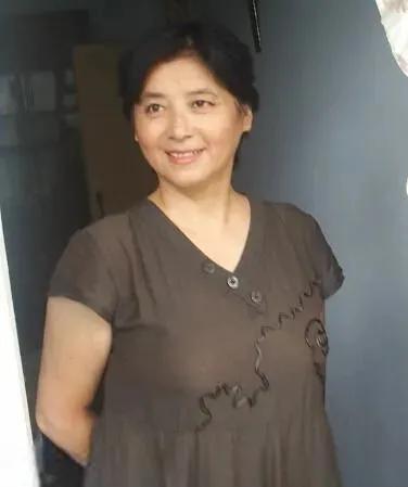 女性更年期补充激素吃什么药,女性更年期服用雌激素的利弊