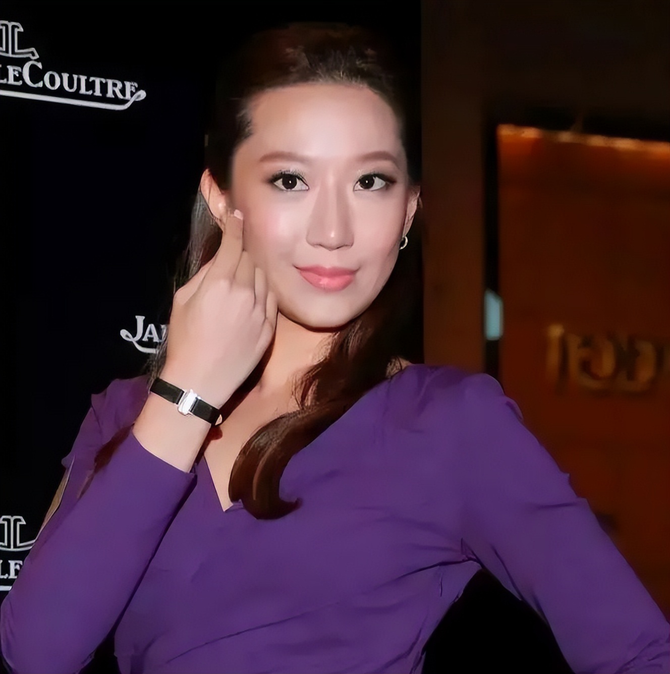 香港最痴情的富二代,香港富二代三年花四六亿