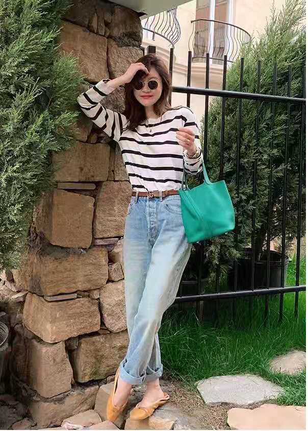 条纹衫的3种穿搭思路,一件经典条纹衫让你时髦整个秋天