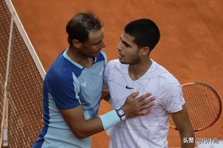 新生代小帅哥阿尔卡拉斯，被纳豆和小德宠溺的网坛小鲜肉