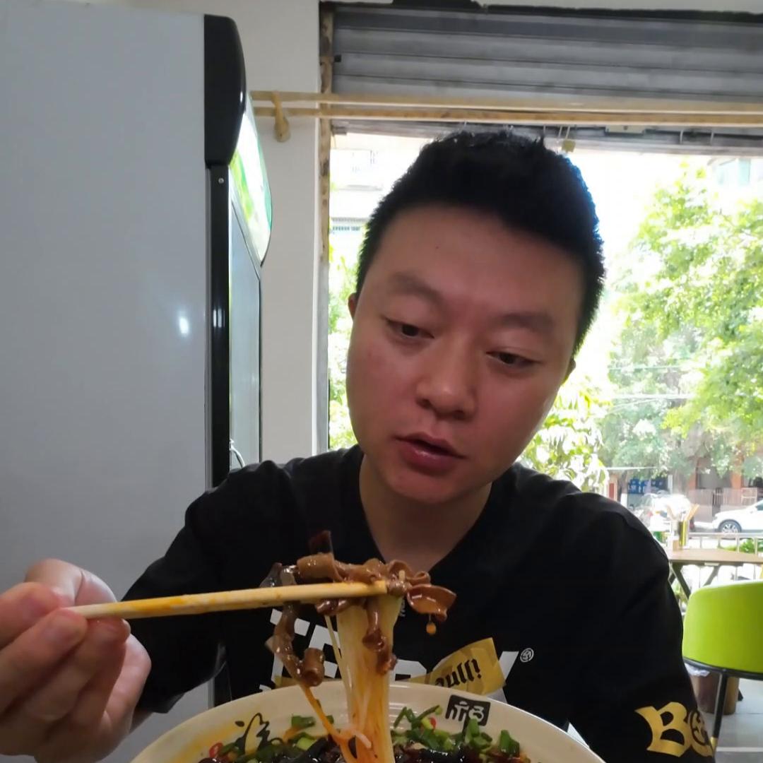 南苑小区越西米粉鸡杂粉无敌了！#早餐