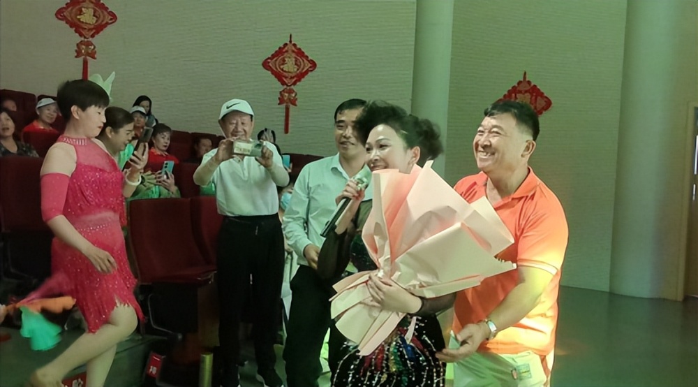 永不褪色的青春朗诵,永不褪色的青春节目