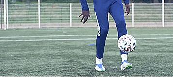 十大精彩足球技巧,十大足球技巧过人动作