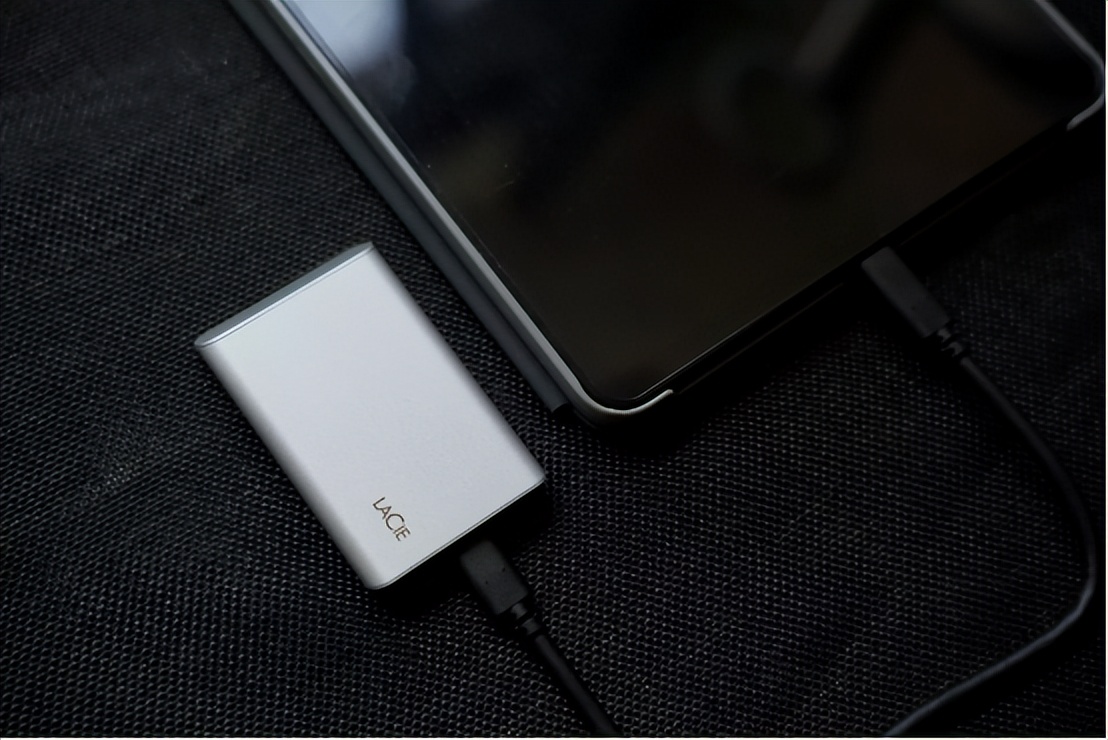 出门必备的10个好物推荐,出门必备10件好物一个包