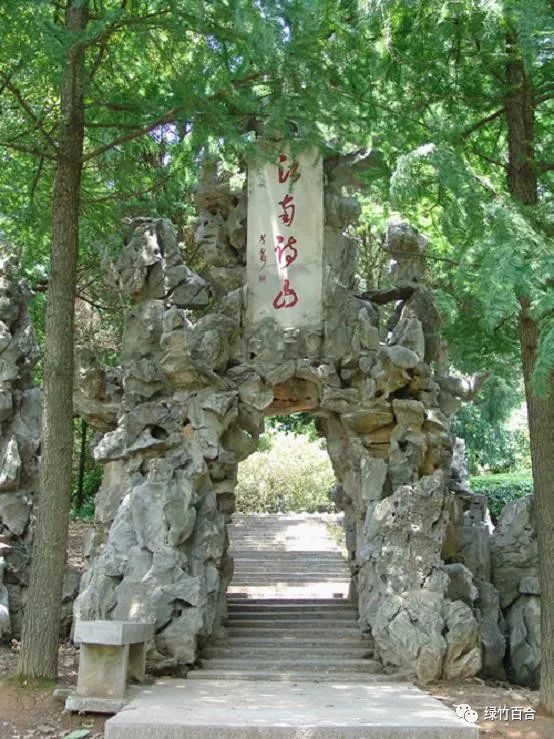 敬亭山唐李白什么时候写的,独坐敬亭山真的是李白写的吗