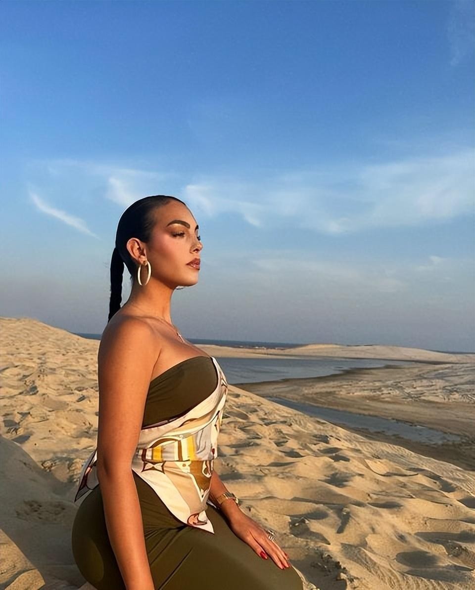 c罗和卡戴珊有多少个小孩,c罗女友生了几个孩子