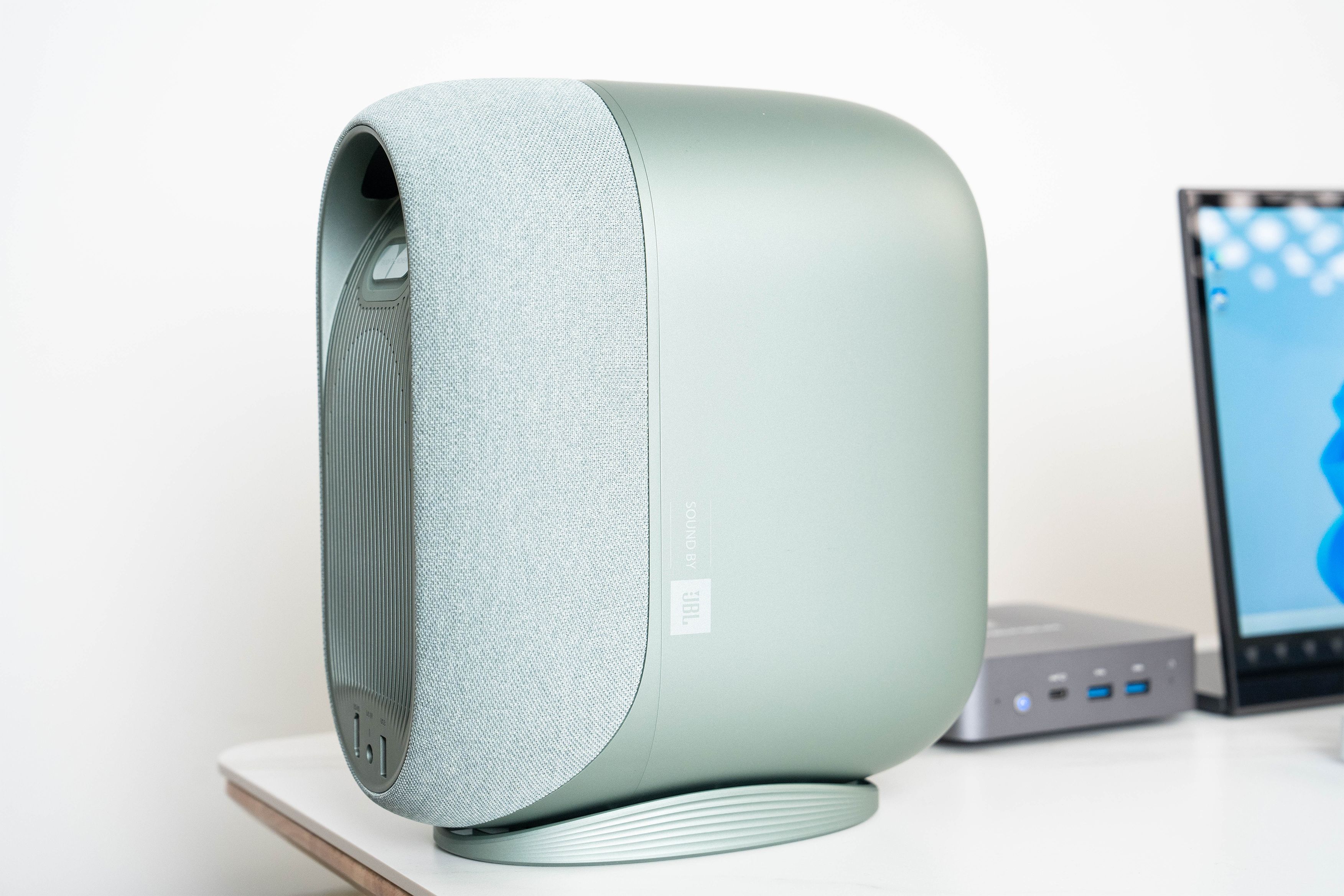 快乐星球对比极米投影仪,极米快乐星球