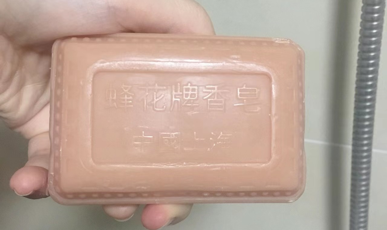 被包装耽误的国货零食,包装又老又丑却好用的老国货