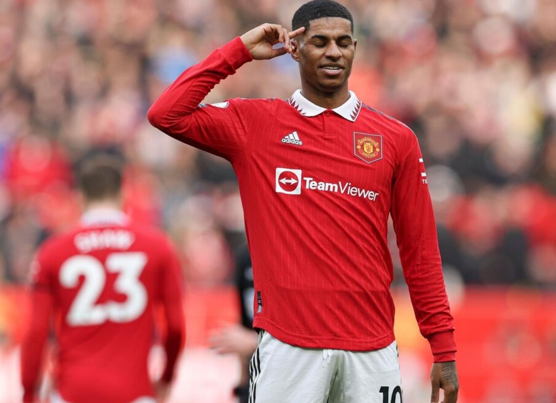 膜拜曼联,曼联34岁锋霸爆发门前抢射破门