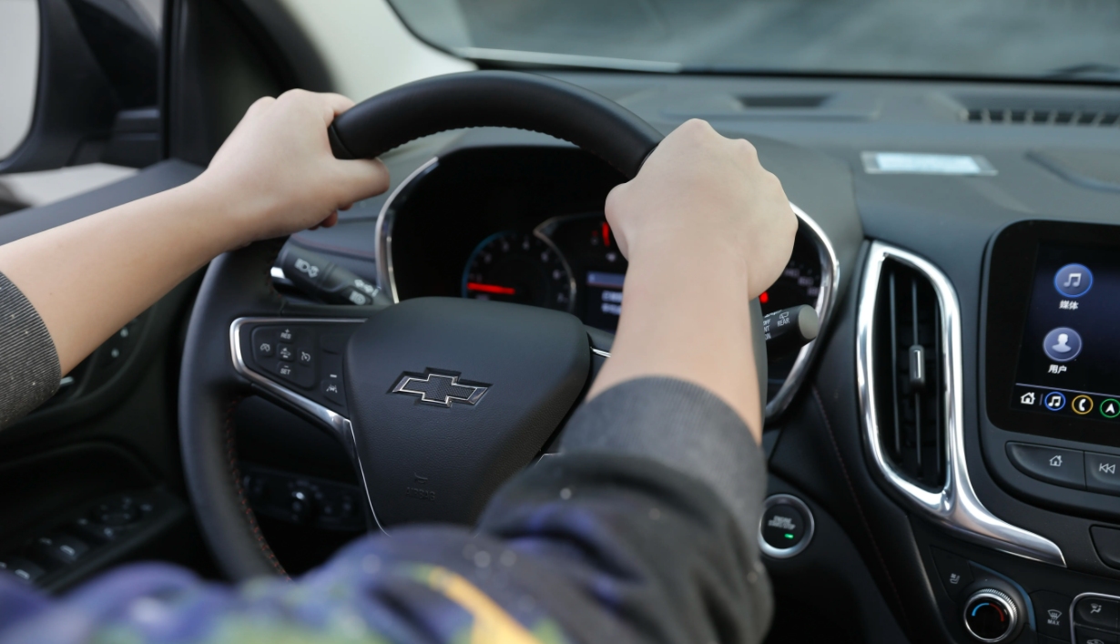 开车撞了人到底要不要垫付医药费,为什么开车撞人不要垫付医药费