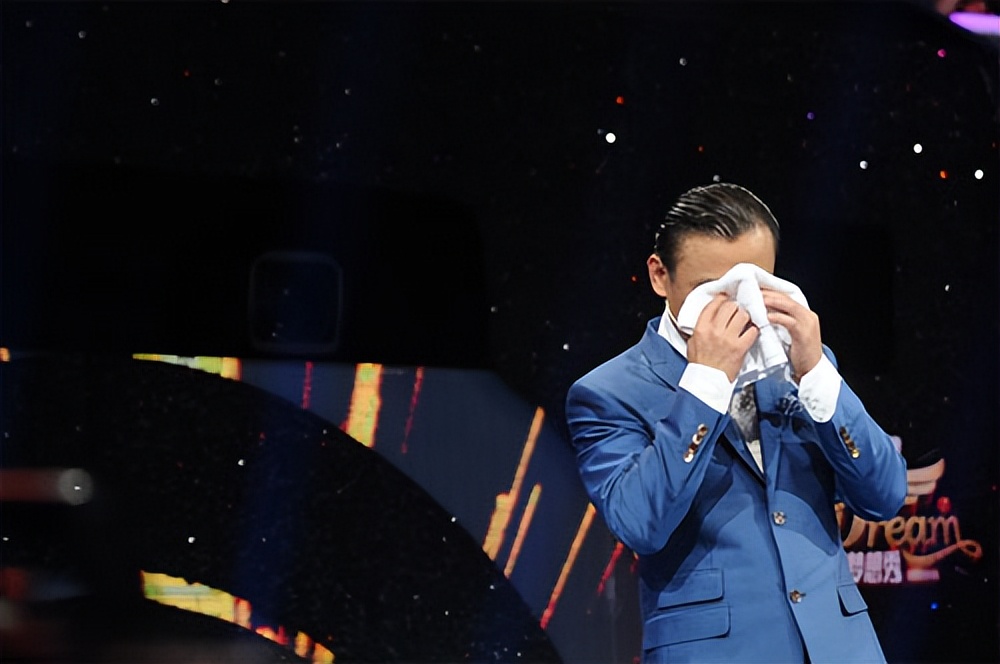 癌症晚期感人视频,癌症女孩的爱情追问