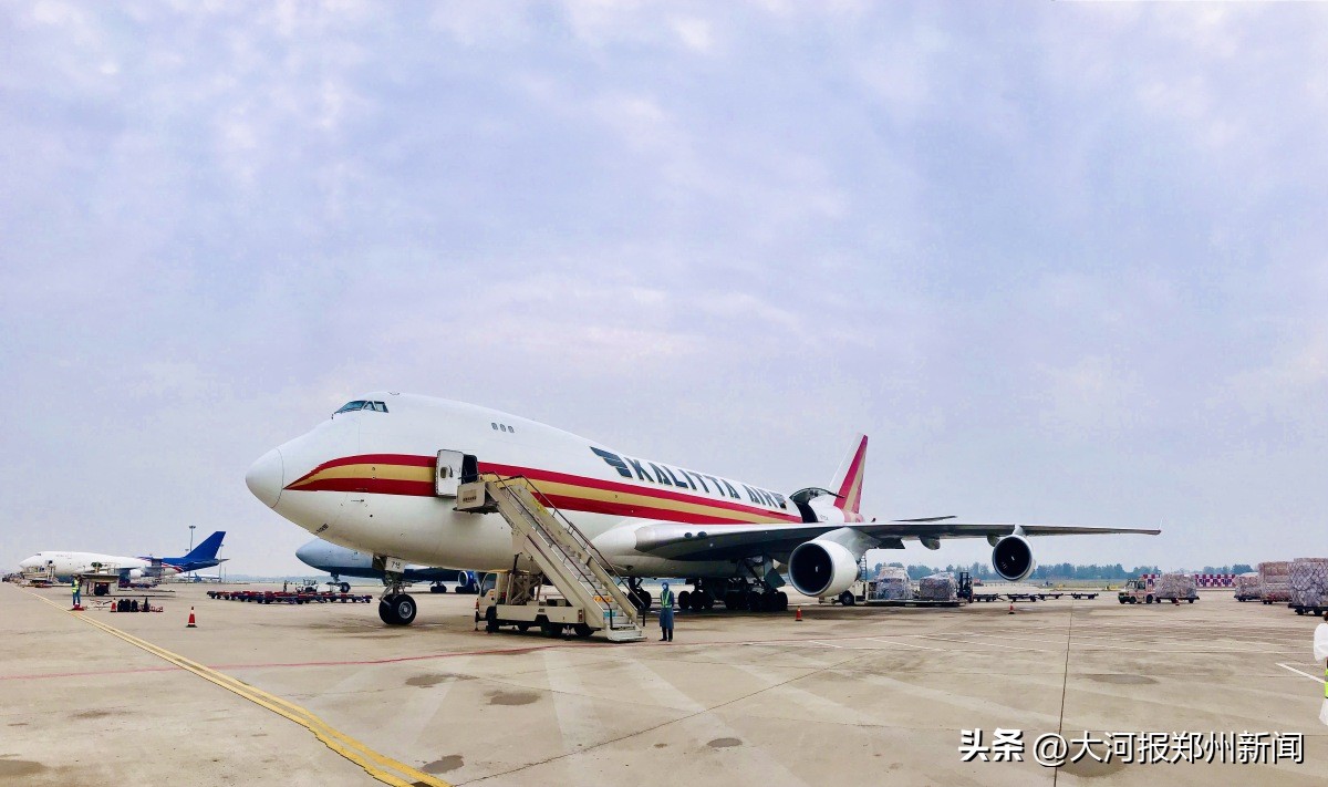 “网上丝路”通天下！郑州市民家门口2分钟可买到40个国家和地区近万种商品