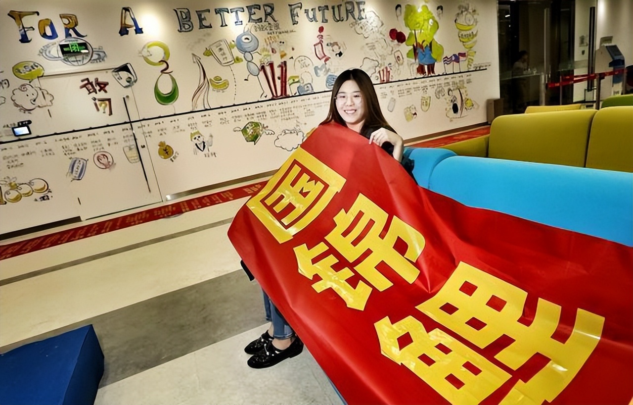 被支付宝一亿砸中的信小呆：辞职后游遍全国，刷爆信用卡生活堪忧