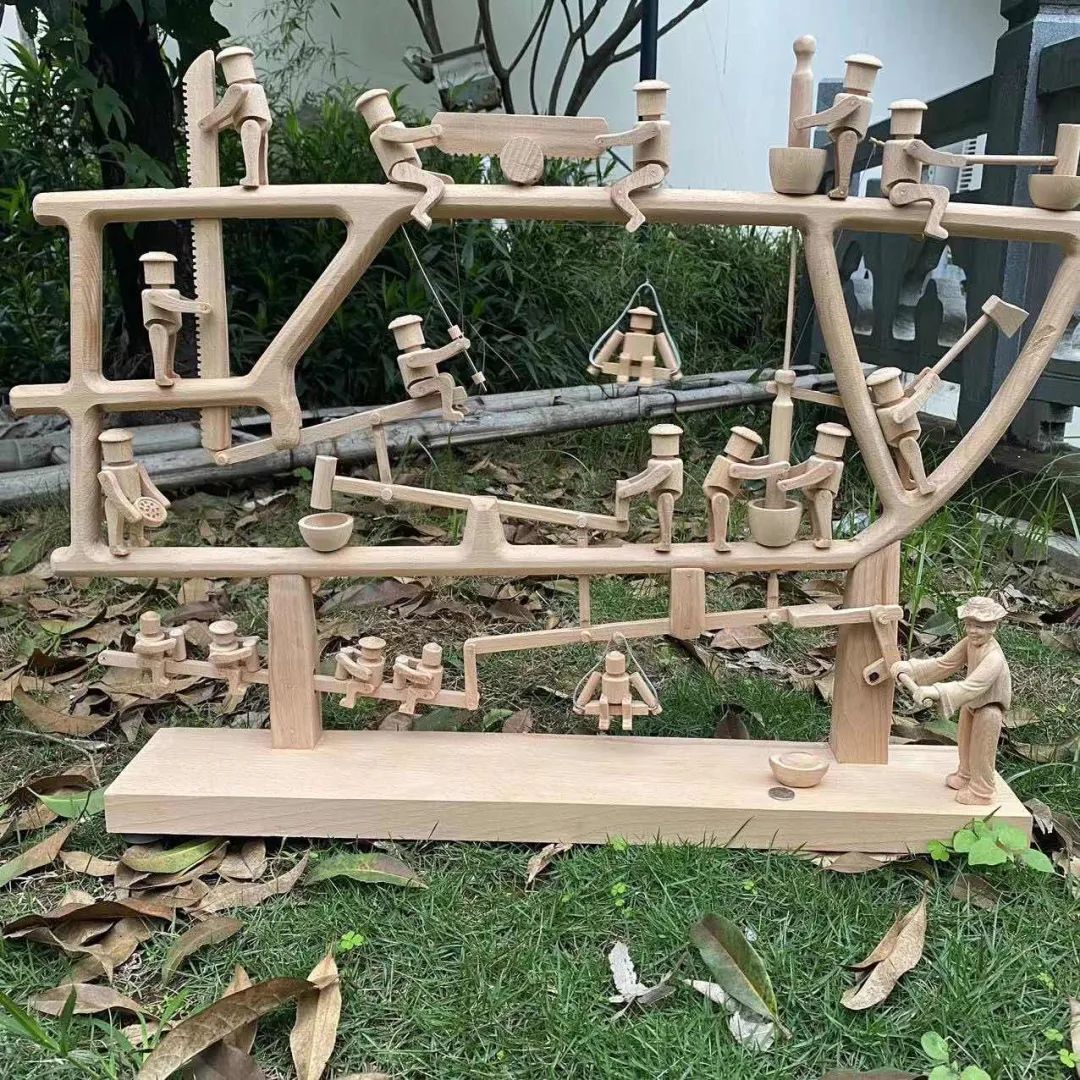 年轻小伙摆摊开店卖什么更挣钱,小伙开店推出免费单人煎饼