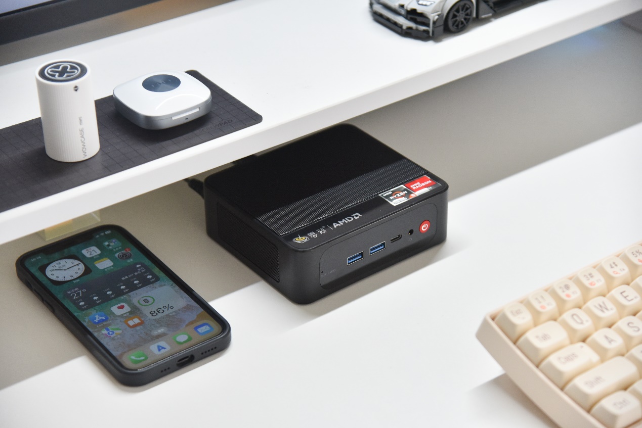 放弃台式，巴掌大零刻SER55500U打造简洁桌面，性能不输传统电脑