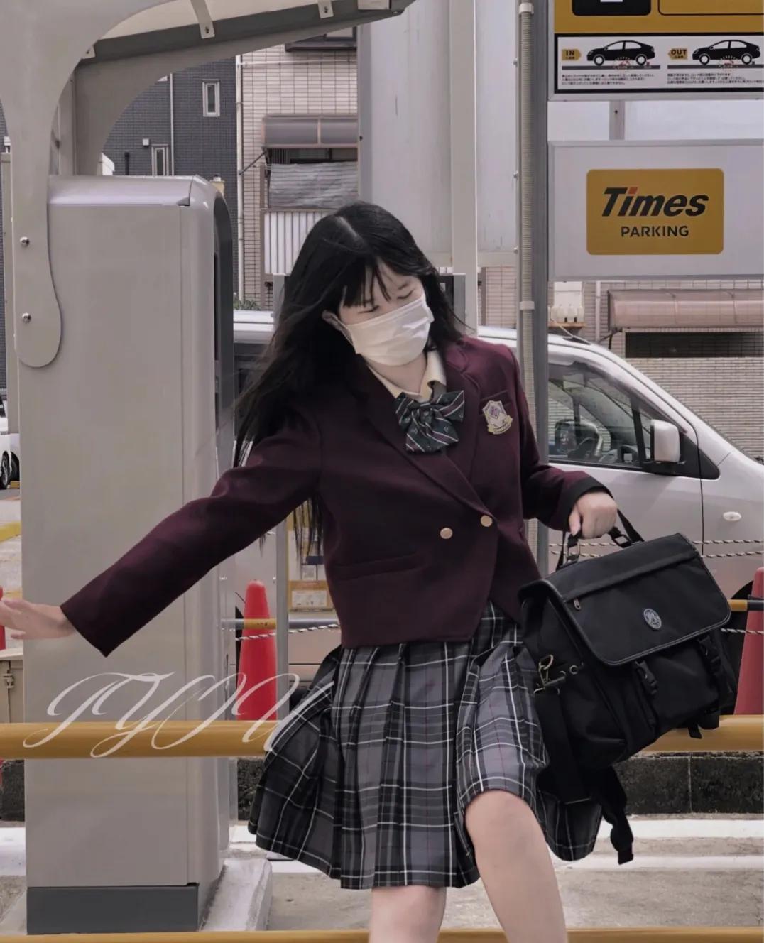 日本校服叫什么jk,日本的校服和jk一样吗