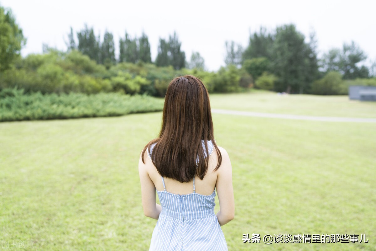 女人怎么暗示男人喜欢她,女人喜欢已婚男都有哪些暗示