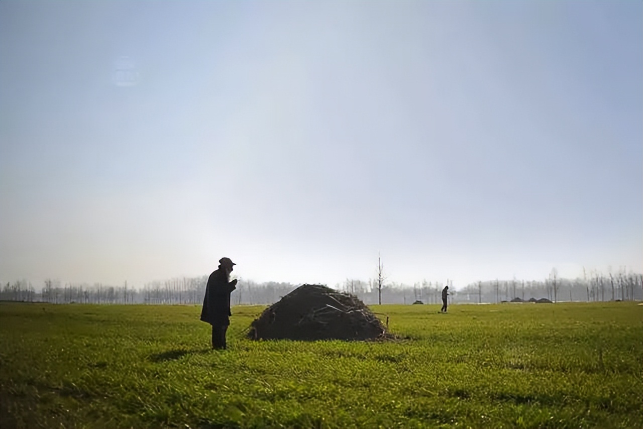 广美裸模爷爷，曾抗美援朝，拾过荒，中过毒，有90后女友