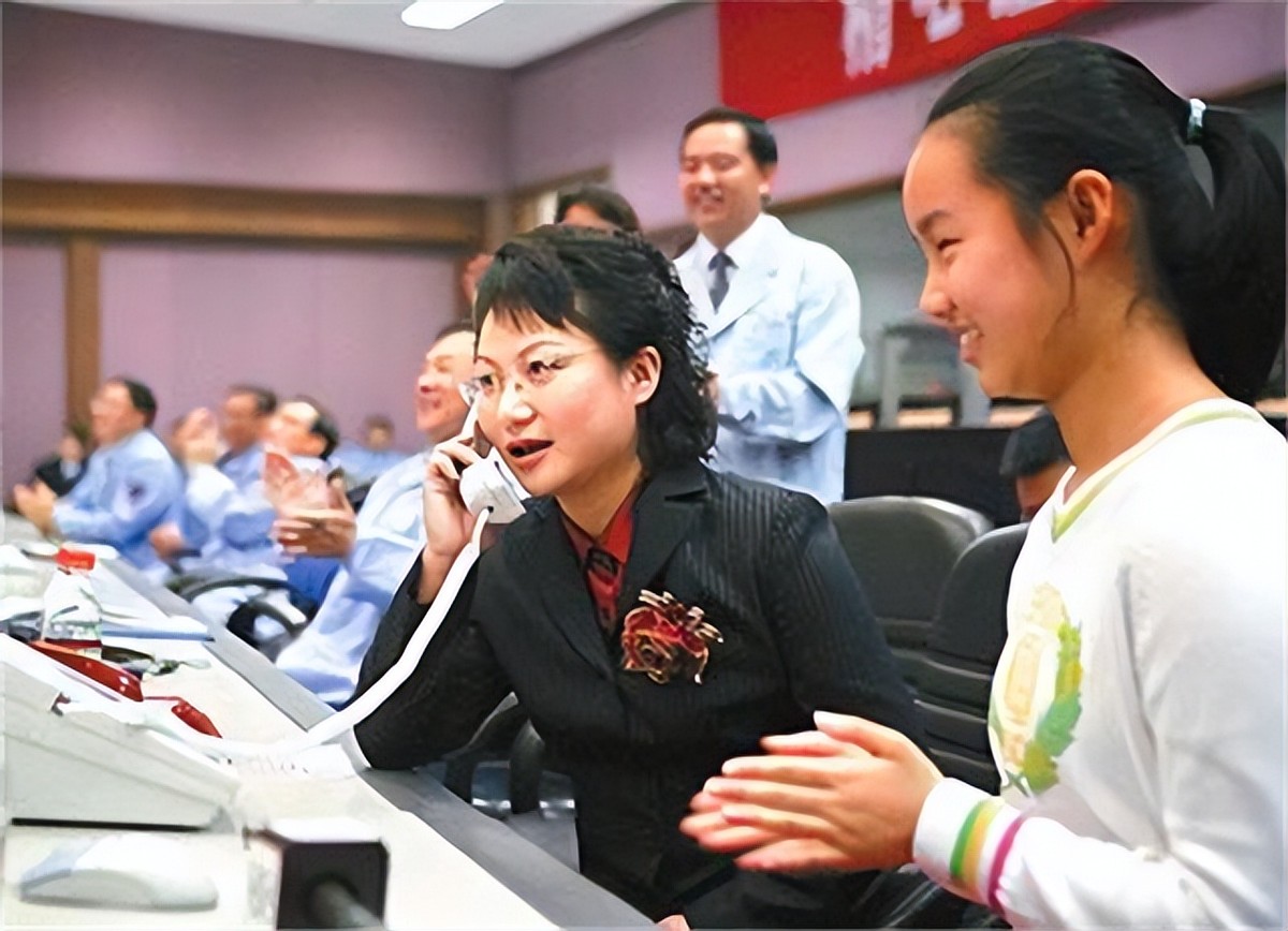 航天员老婆都是什么职业,航天员父母有什么特殊待遇
