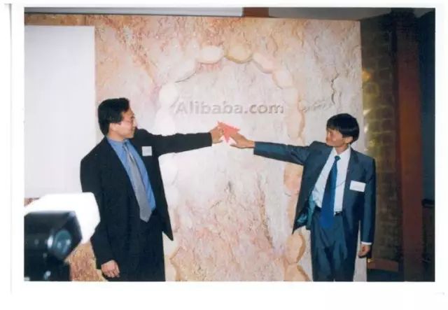 马云杭州湖畔花园在什么地方,马云湖畔花园16幢202室多大