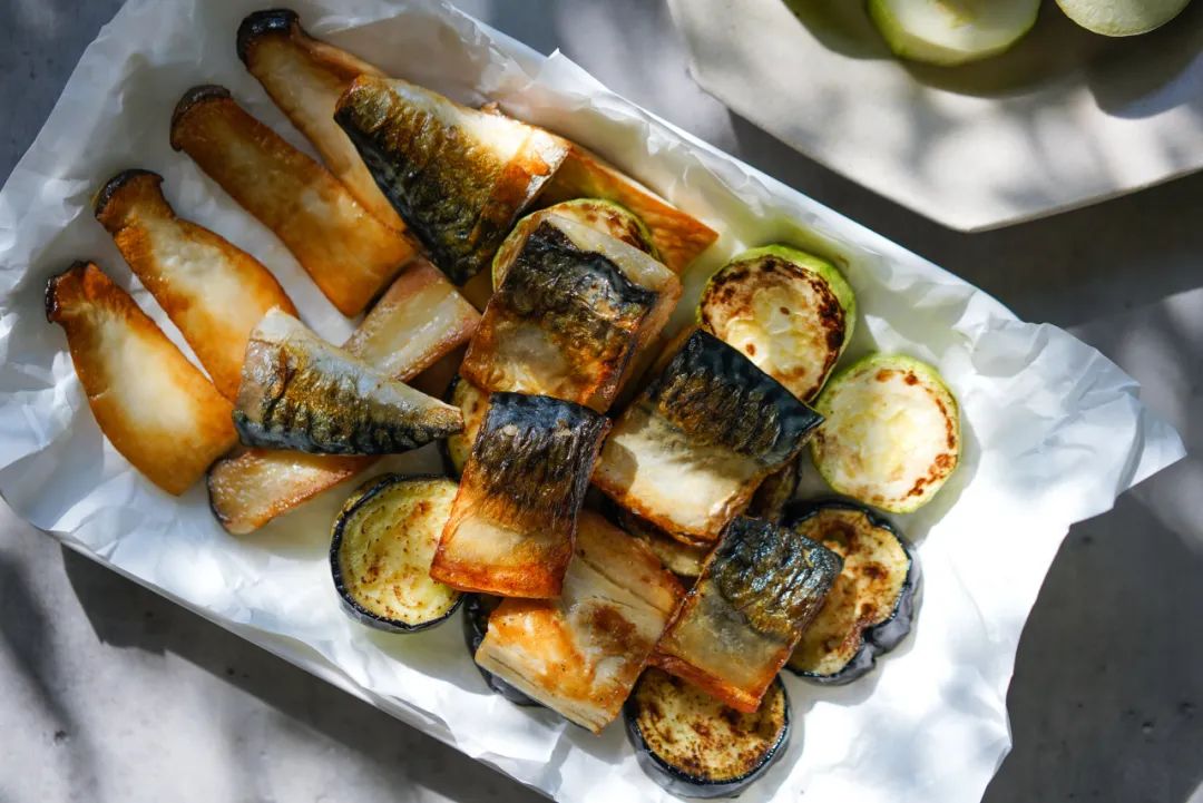 日式碳烤青花鱼做法,干煎小金枪鱼