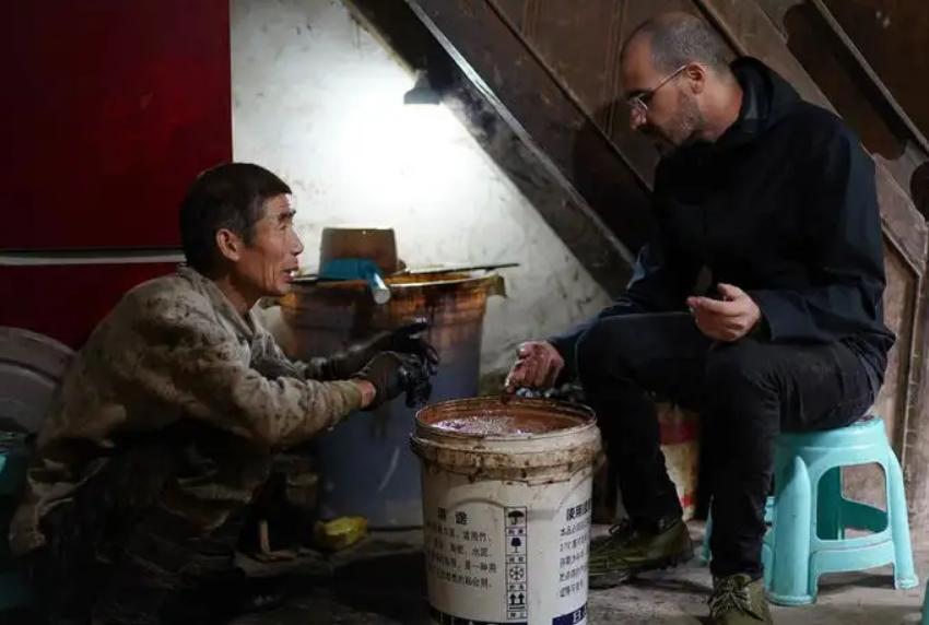 重庆法国大漆艺术家,一个法国富三代在重庆深山做漆