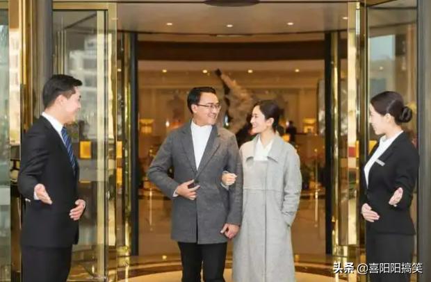 金店门口有什么,金店开门需要做什么