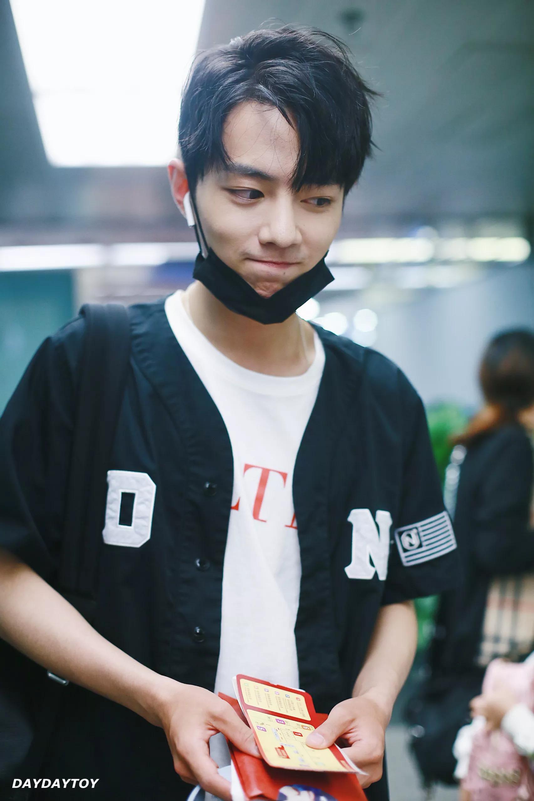 肖战发展时间线,肖战x玖少年团考古完整视频