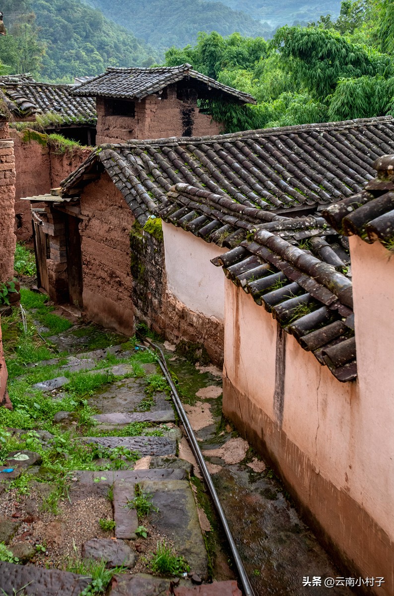 云南古盐井在哪里,诺邓盐井产于哪个地层