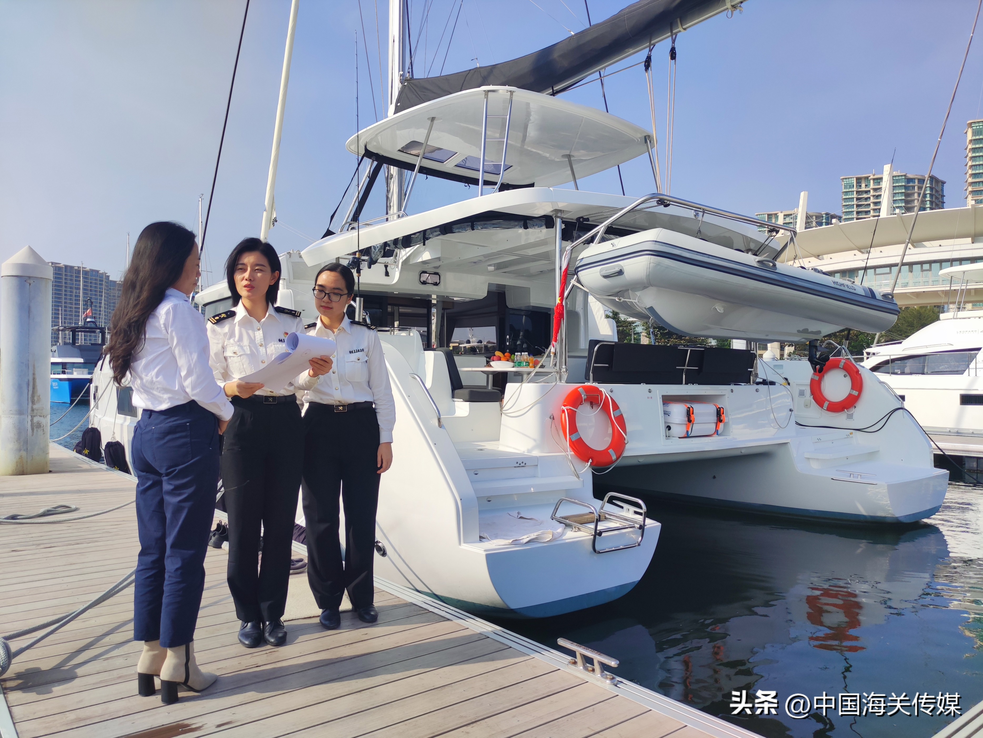 在总书记引领下|无限春风来海上——海关支持建设具有世界影响力的中国特色自由贸易港综述