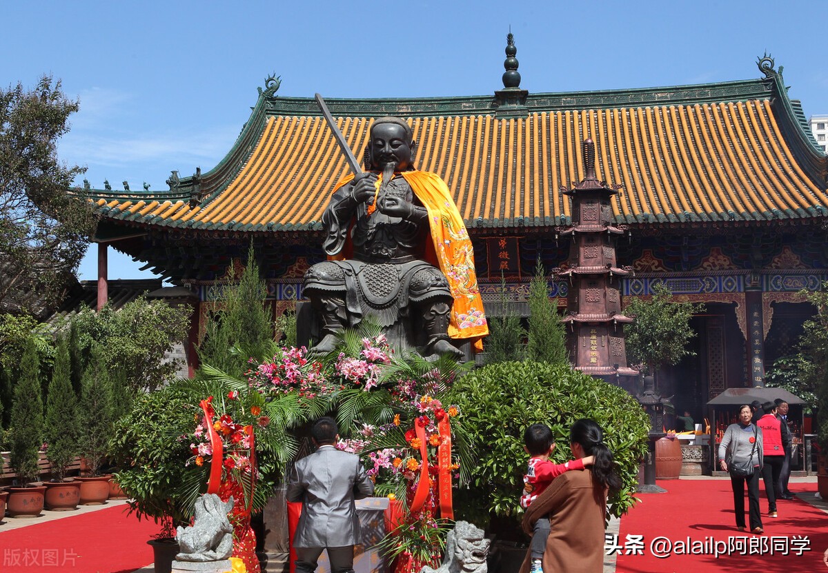 （杂谈知识点）烧香有哪些忌讳和禁忌？道教为何不提倡烧檀香？