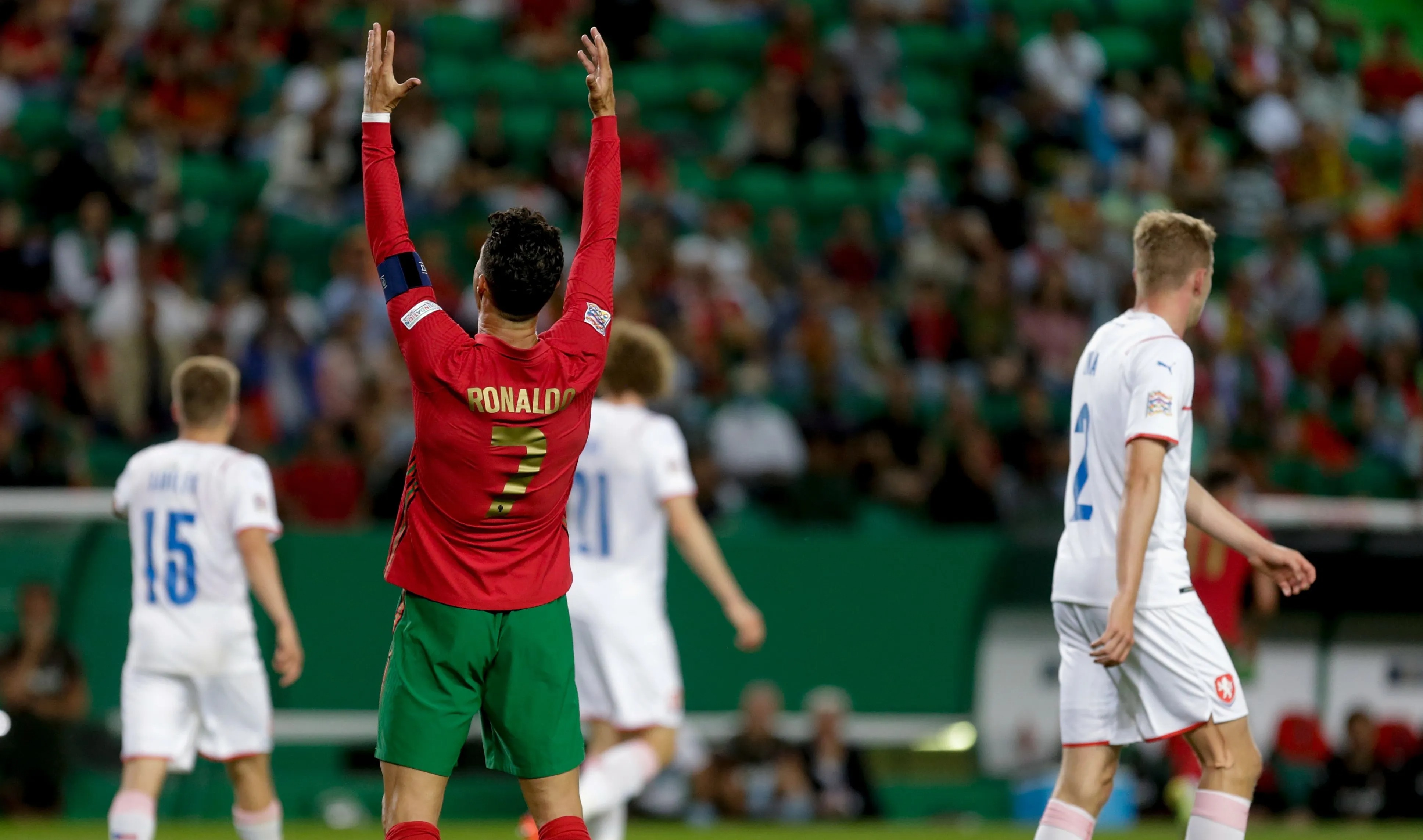 c罗不在葡萄牙,2018年c罗一人扛起葡萄牙
