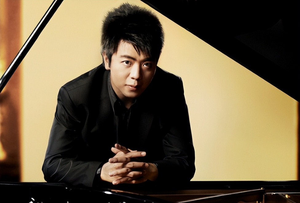 郎朗：钢琴为他带来了名与利，但同时也险些“毁”了他