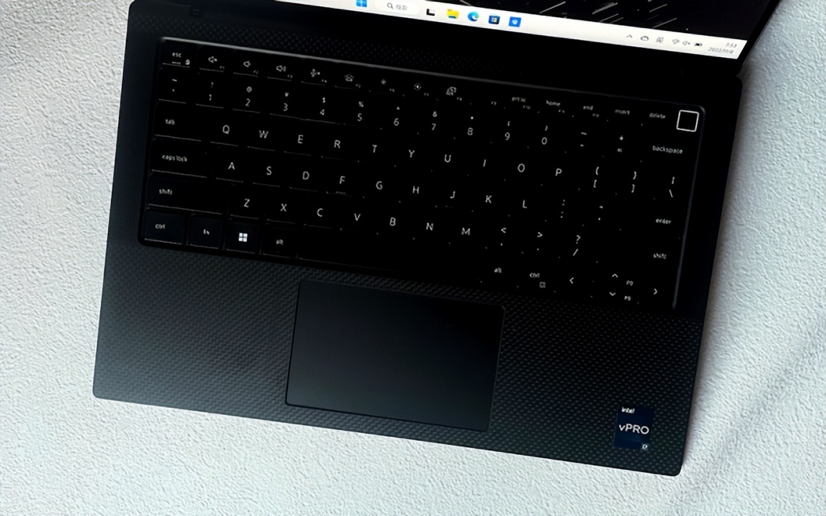 戴尔precision5520移动工作站,戴尔precision3561评测