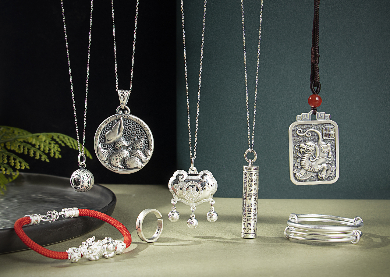 不要再用以前的方法鉴别假酒了,买到假银饰如何假一赔三