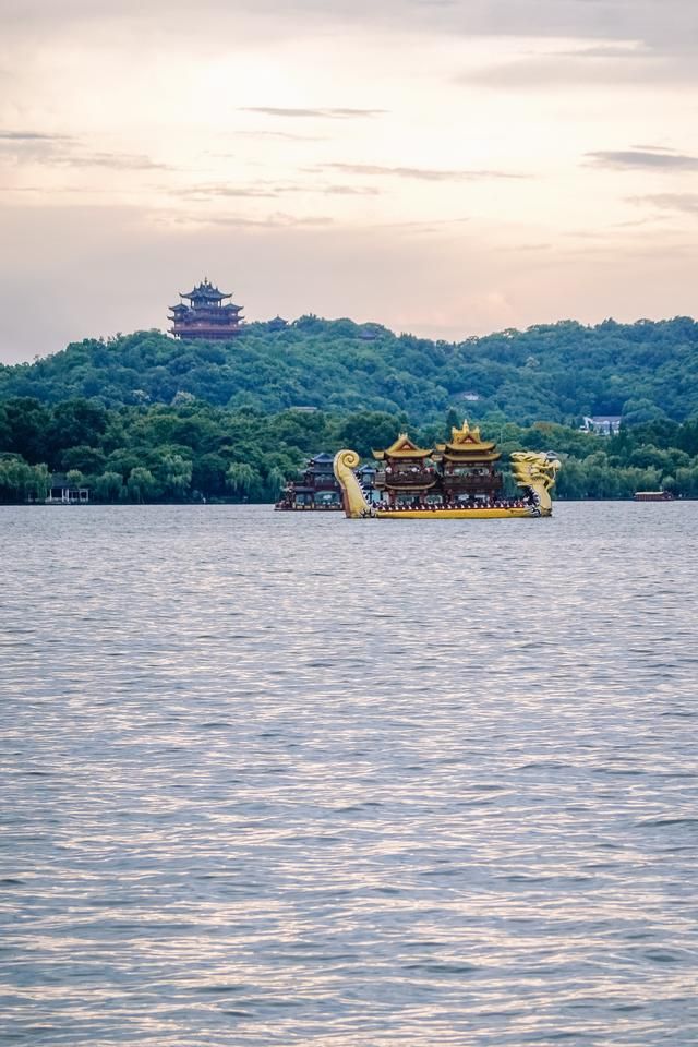 你见过这么美的西湖日落吗,看到了绝美的西湖日落
