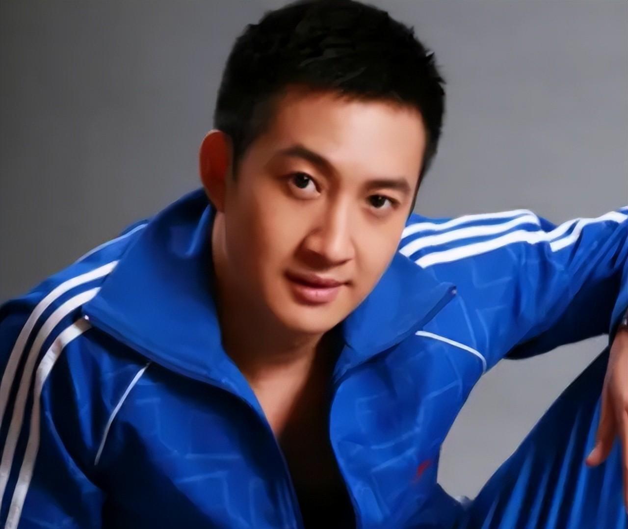 明星嘴唇薄怎么改善的,明星嘴唇变薄对比