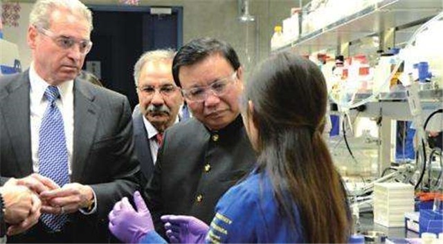 钟馨稼为什么捐款给美国人,钟馨稼捐款7000原因