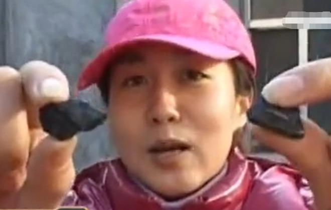 山东发现宝石村：漫山遍野不起眼的碎石头，实际是价值连城蓝宝石